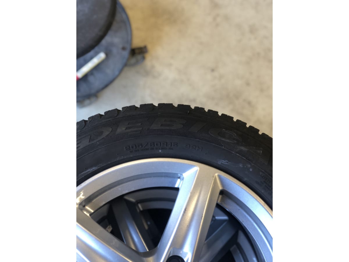 Jantes alu + Pneus été 16 205/60 R16 92H - Photo 1