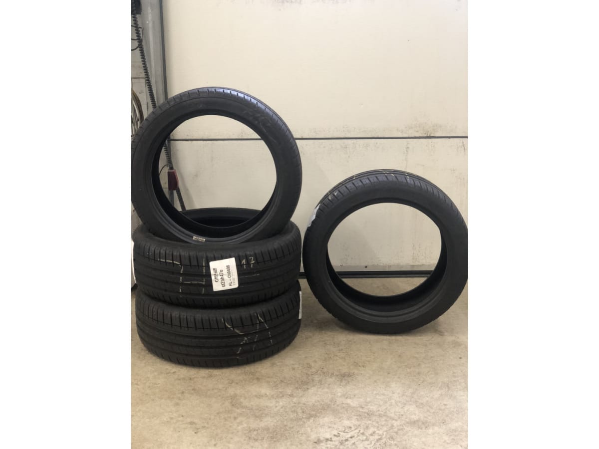 Pneus été 17 205/45 R17 88V - Photo 1