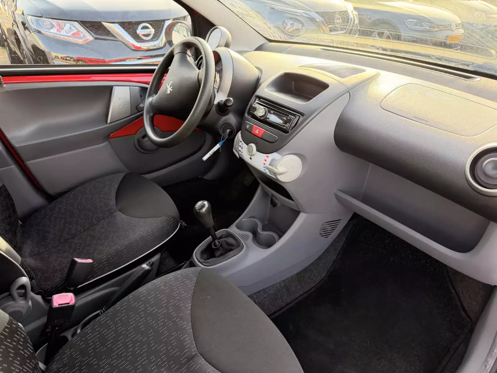 Peugeot 107 1.0 70 - Photo 1