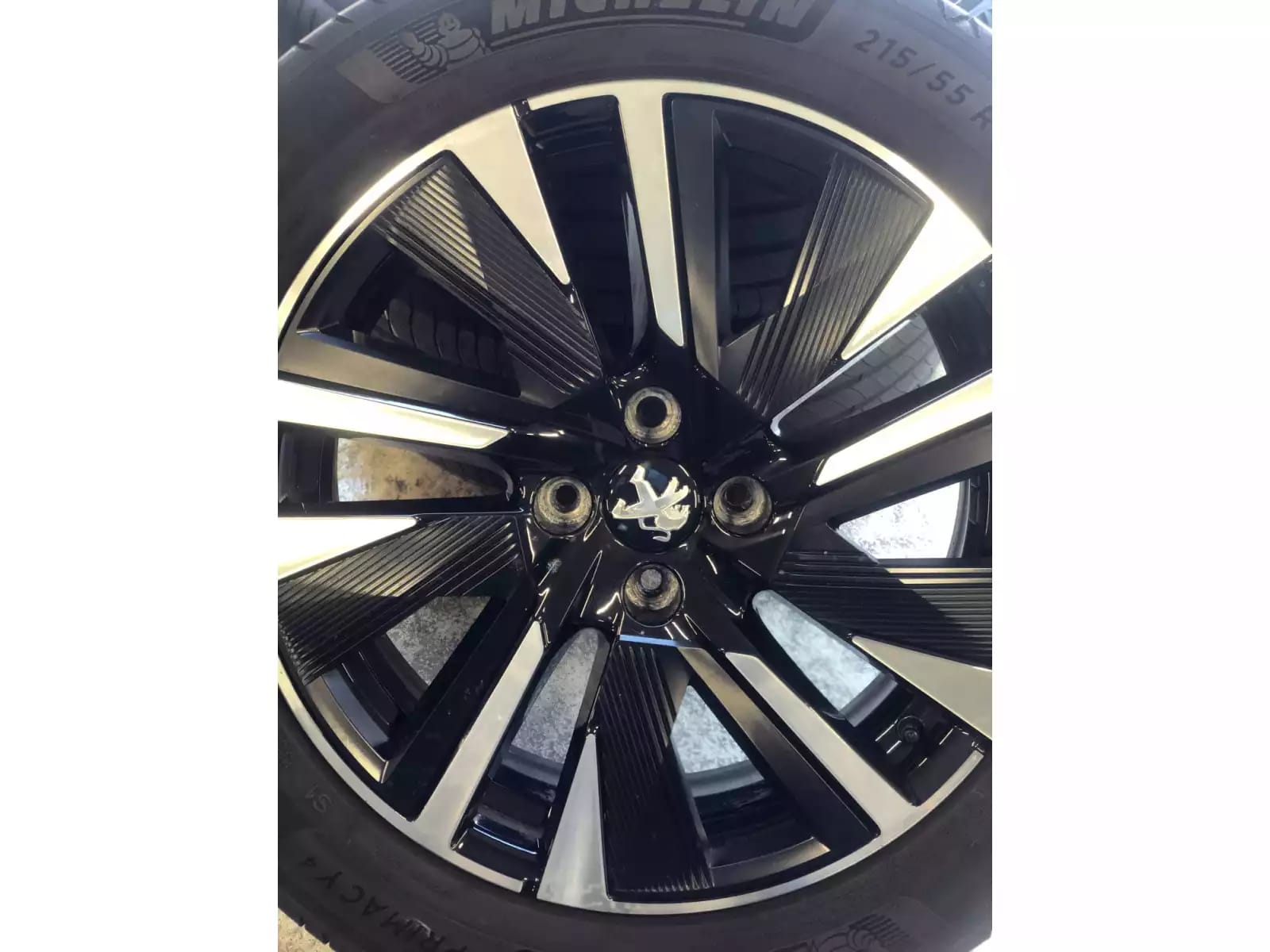 Jantes alu + Pneus été 18 215/55 R18 99V - Photo 1