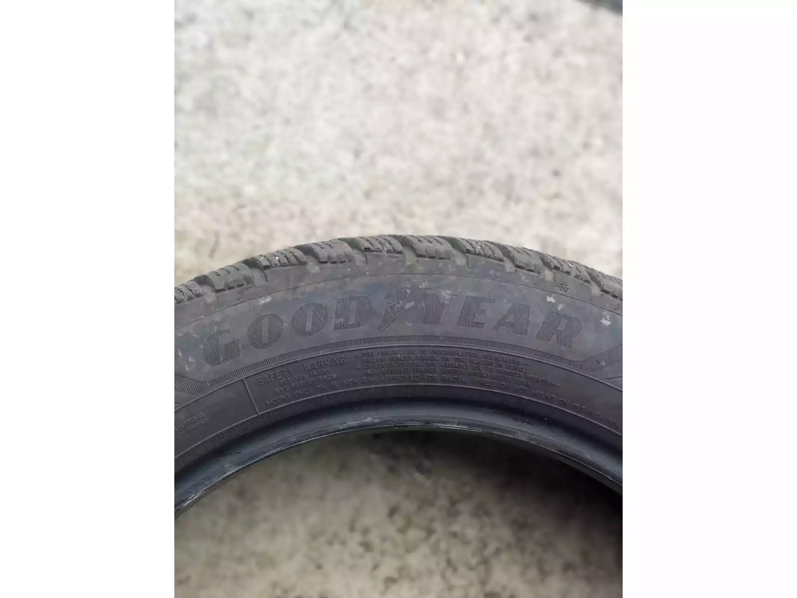 Pneus hiver 16 205/55 R16 94V - Photo 1