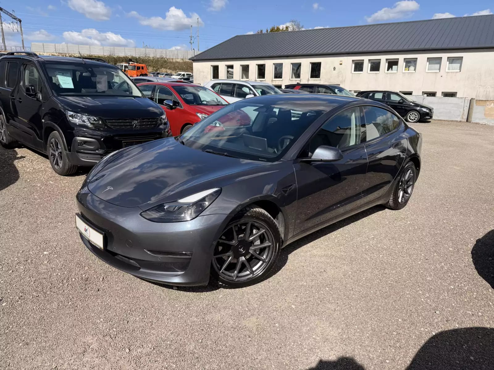 Tesla Model 3 Dual Motor Long Range - Photo 1