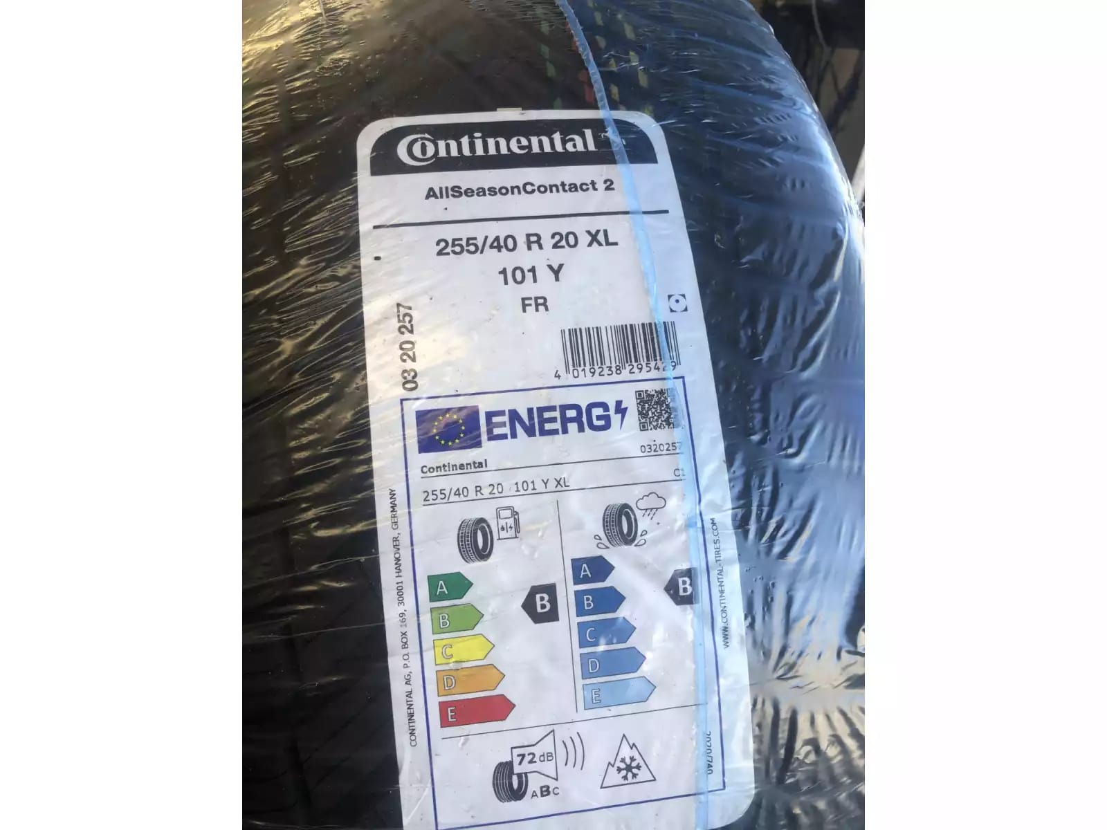Pneus toutes saisons 20 255/40 R20 101Y - Photo 1