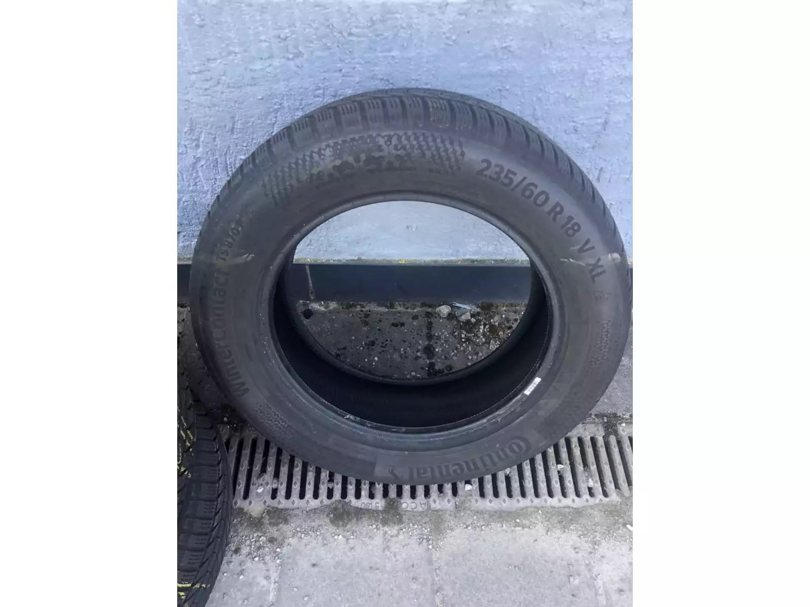 Pneus hiver 18 235/60 R18 107V - Photo 1