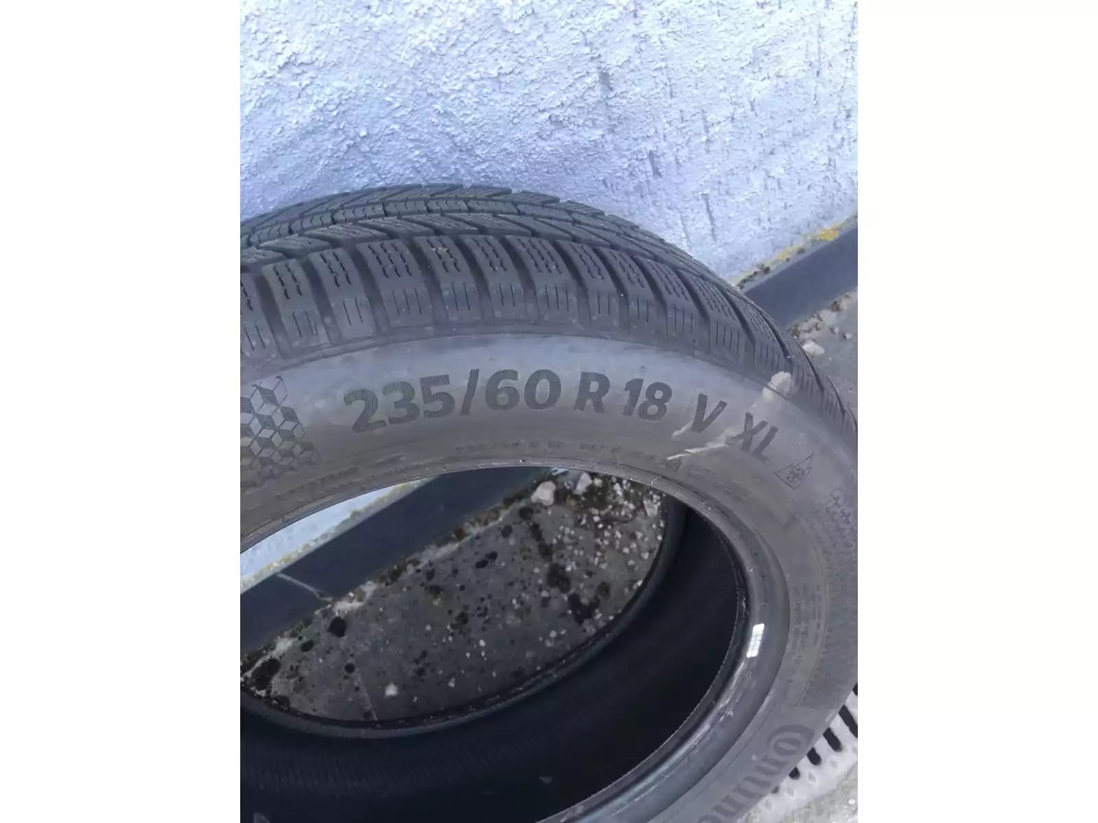 Pneus hiver 18 235/60 R18 107V - Photo 1