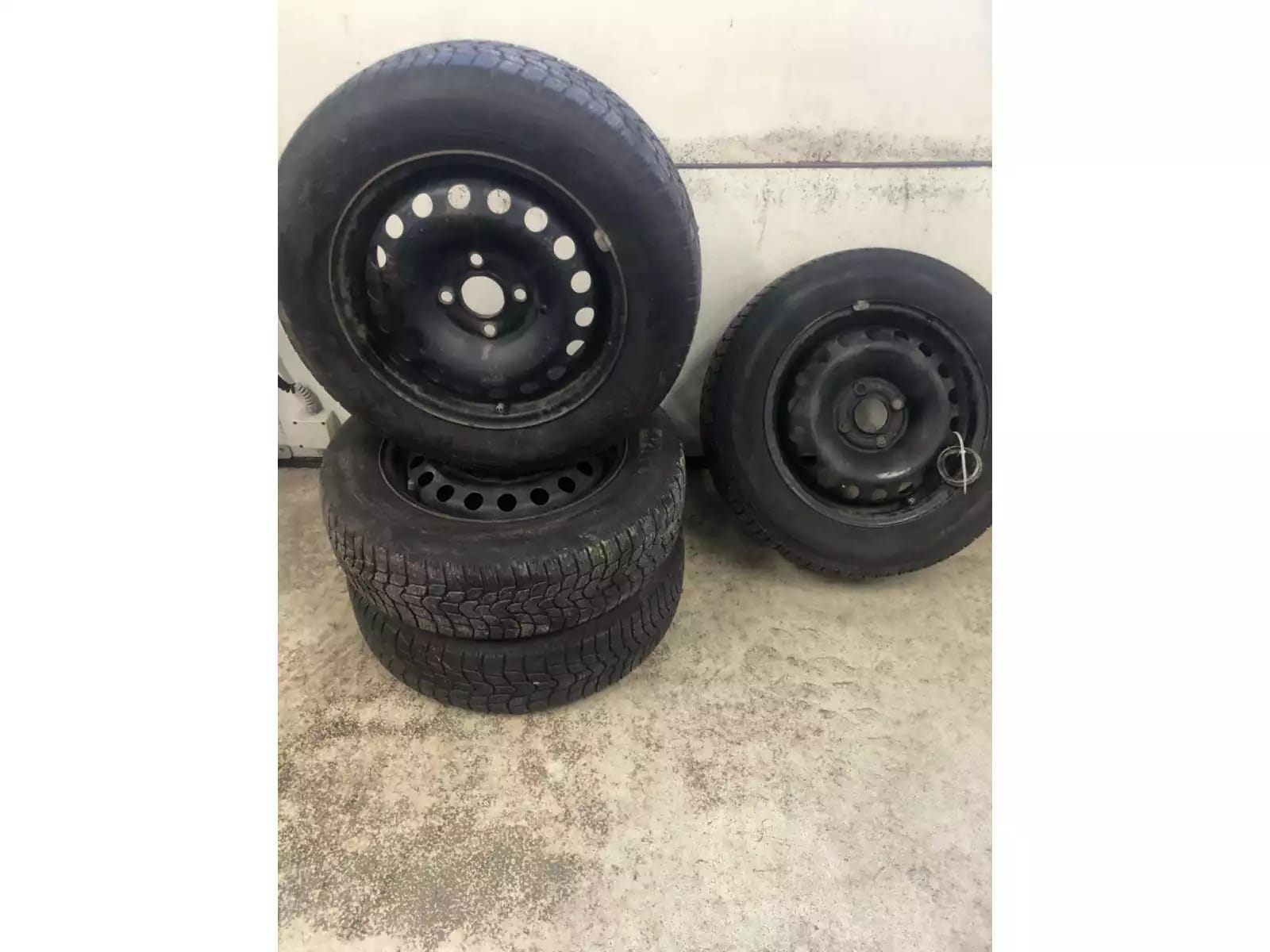 Jantes acier + Pneus hiver 14 165/70 R14 81T - Photo 1