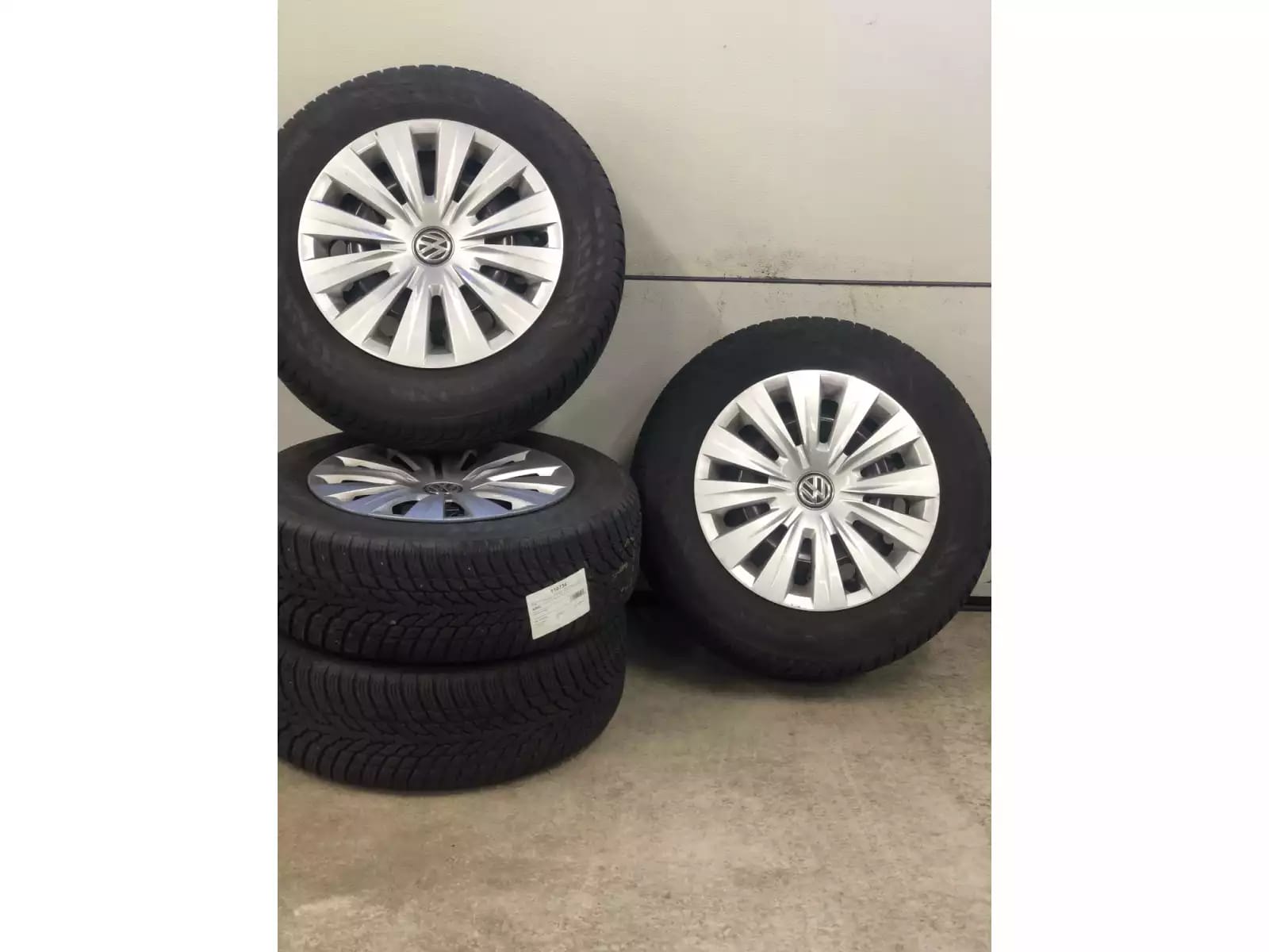 Jantes acier + Pneus hiver 15 195/65 R15 91T - Photo 1