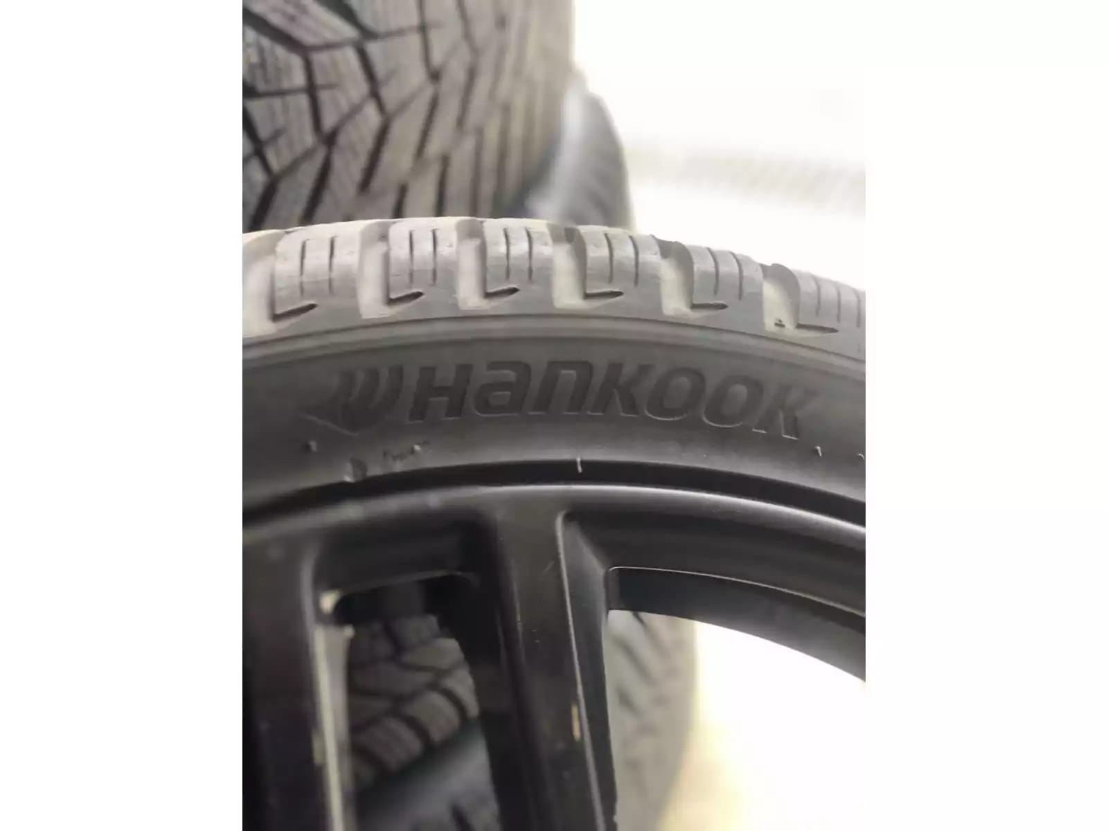 Jantes alu + Pneus hiver 19 235/35 R19 91W - Photo 1