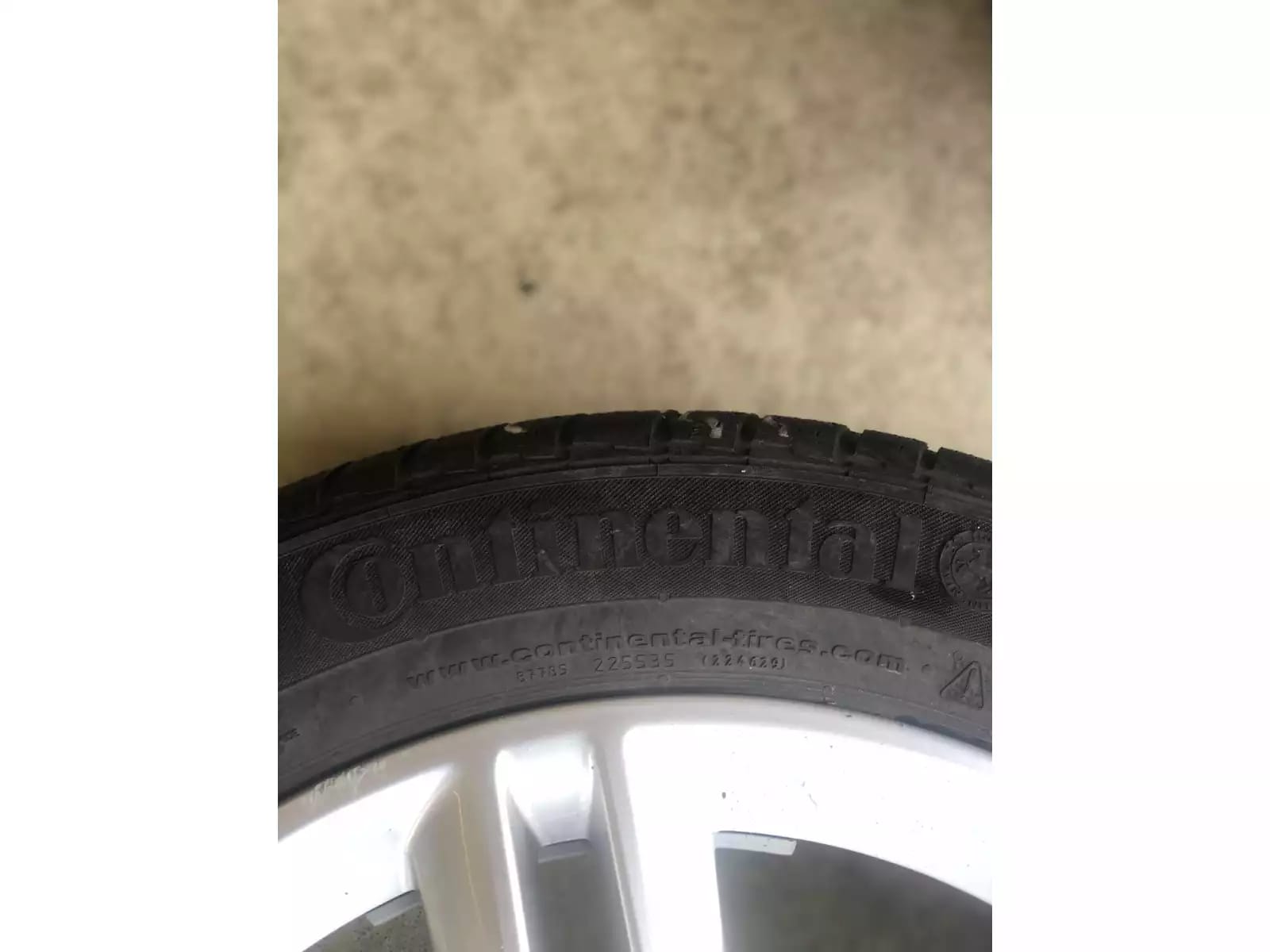 Jantes alu + Pneus hiver 17 205/55 R17 91H - Photo 1