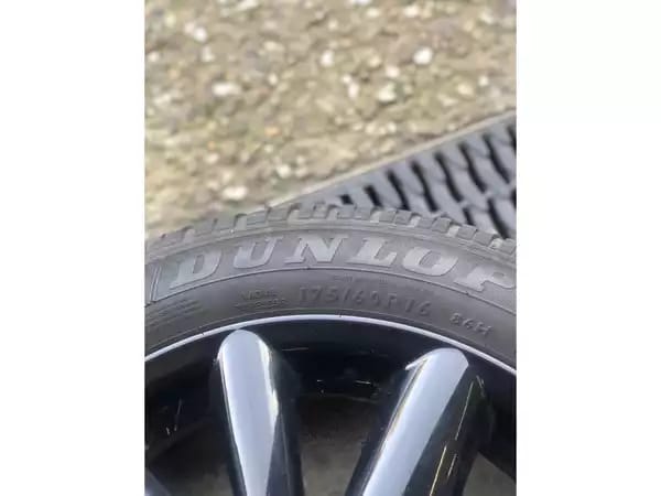 Jantes alu + Pneus hiver 16 175/60 R16 86H - Photo 2