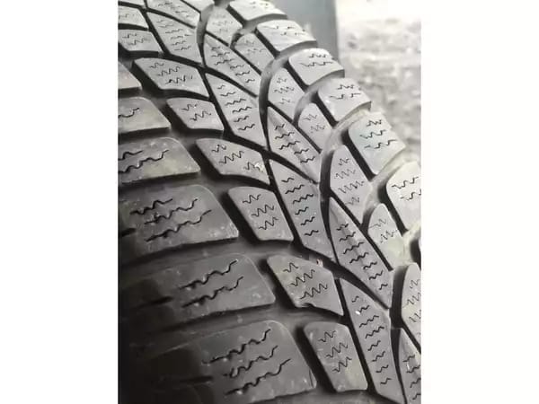 Jantes alu + Pneus hiver 16 175/60 R16 86H - Photo 3