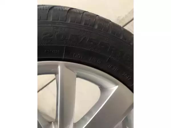 Jantes alu + Pneus hiver 16 205/55 R16 91H - Photo 2