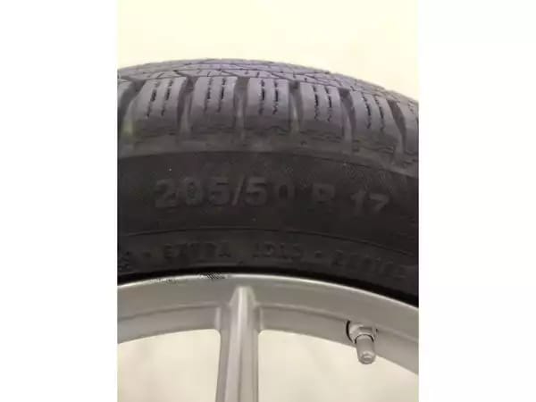 Jantes alu + Pneus hiver 17 205/50 R17 93H - Photo 2