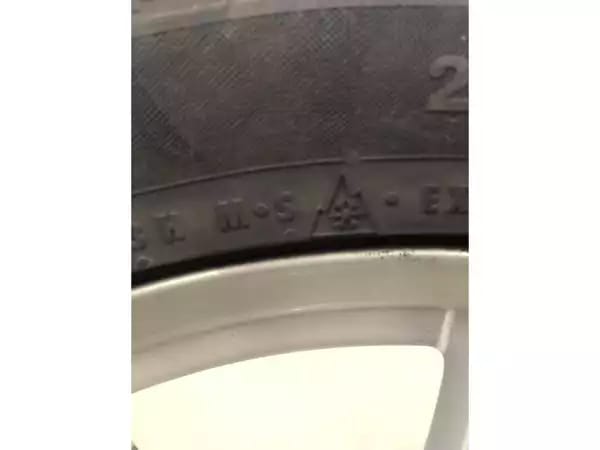 Jantes alu + Pneus hiver 17 205/50 R17 93H - Photo 3