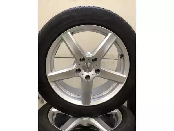 Jantes alu + Pneus hiver 17 225/50 R17 98H - Photo 2