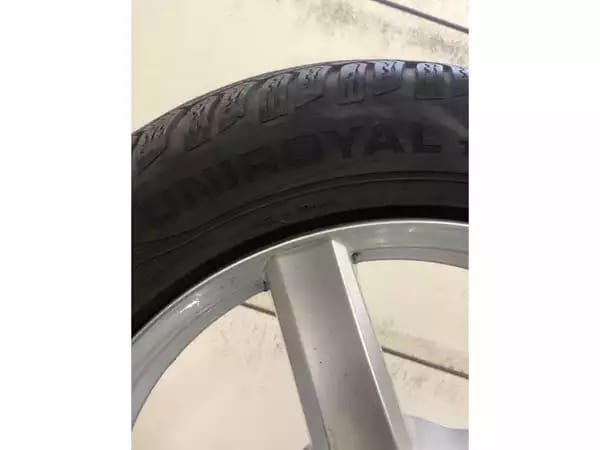 Jantes alu + Pneus hiver 17 225/50 R17 98H - Photo 2