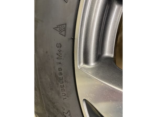 Jantes alu + Pneus hiver 17 235/65 R17 104H - Photo 2