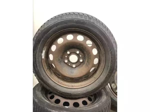 Jantes acier + Pneus hiver 16 205/55 R16 91H - Photo 2