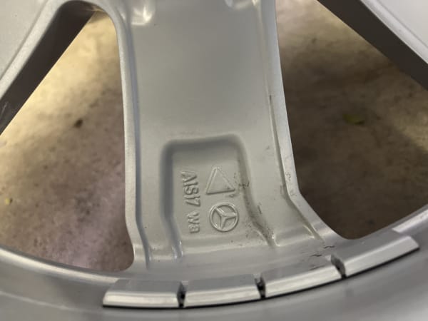 Jantes alu + Pneus hiver 18 255/55 R18 105H - Photo 2