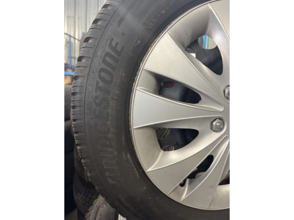 Jantes acier + Pneus hiver 16 205/60 R16 96H - Photo 2