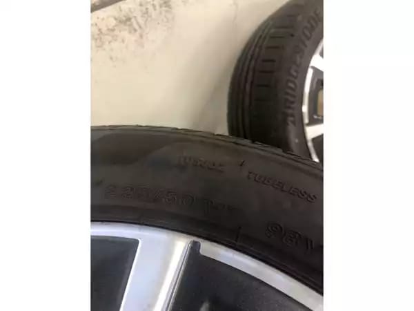 Jantes alu + Pneus hiver 17 225/50 R17 98Y - Photo 3