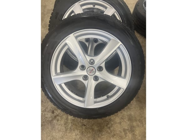 Jantes alu + Pneus hiver 17 215/55 R17 98V - Photo 2