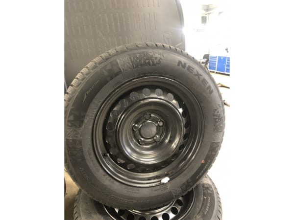 Jantes acier + Pneus hiver 16 215/65 R16 98T - Photo 2