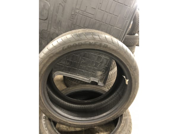 Pneus été 19 225/45 R19 96W - Photo 2