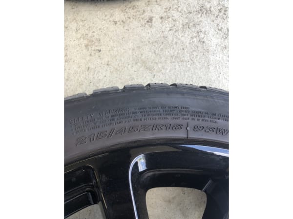 Jantes alu + Pneus hiver 18 215/45 R18 93W - Photo 3