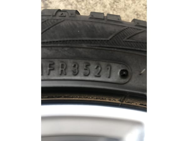 Jantes alu + Pneus hiver 17 205/45 R17 88V - Photo 3