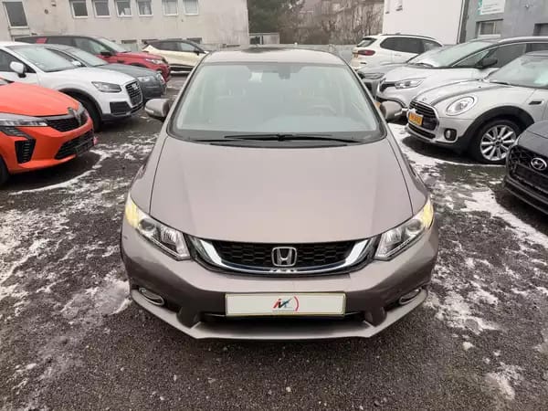 Honda Civic 1.8 140 VTEC Sedan - Photo 2