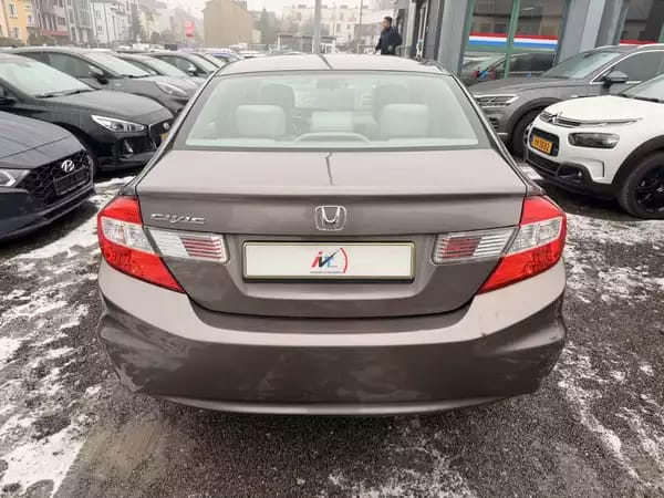 Honda Civic 1.8 140 VTEC Sedan - Photo 3