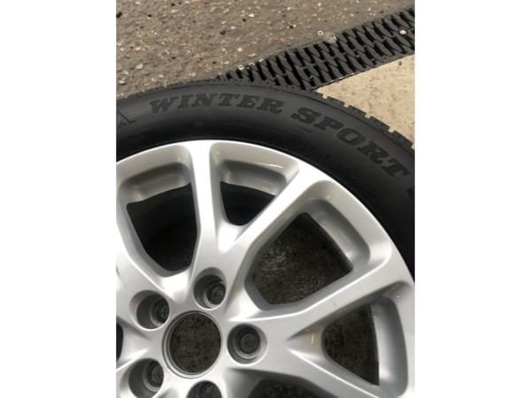 Jantes alu + Pneus hiver 17 225/60 R17 103V - Photo 3