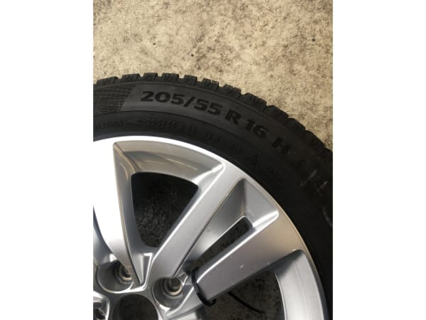 Jantes alu + Pneus hiver 16 205/55 R16 91H - Photo 3