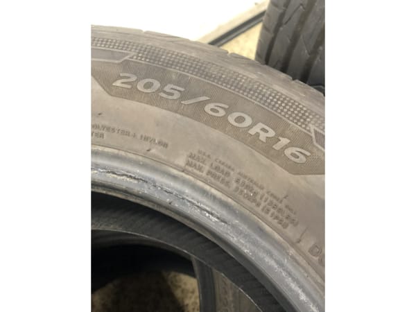 Pneus été 16 205/60 R16 92H - Photo 3