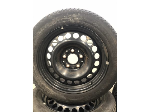 Jantes acier + Pneus hiver 16 205/55 R16 91H - Photo 2