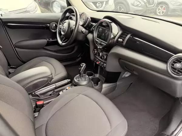 MINI Cooper 1.5 136 Auto - Photo 2