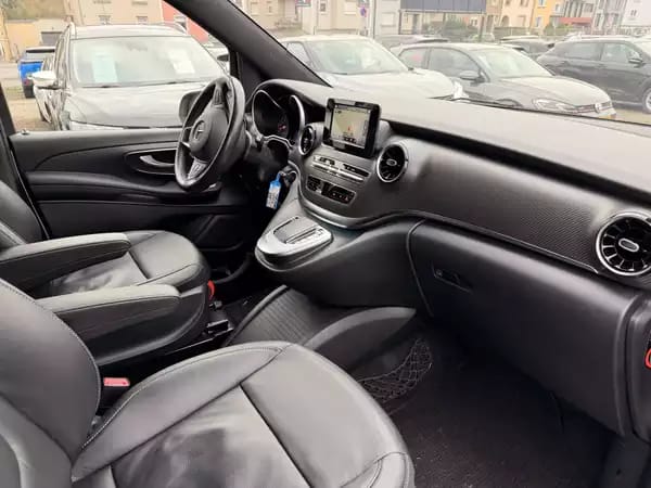 Mercedes-Benz V 250 d AMG line 190 4MATIC - Photo 2