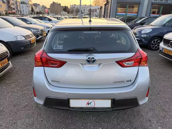 Toyota Auris 1.8 Hybrid - Photo 3