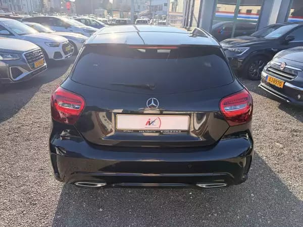 Mercedes-Benz A 180 d AMG line - Photo 3
