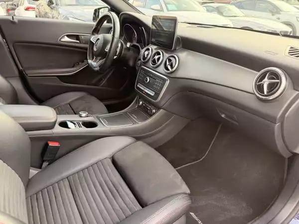 Mercedes-Benz CLA 220 d 177 AMG line Auto. - Photo 2
