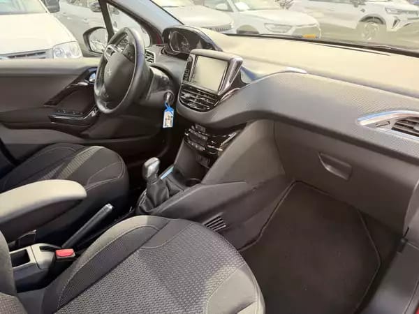 Peugeot 208 1.2 ALLURE 110 S&S - Photo 2