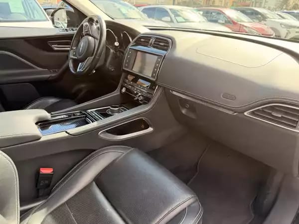 Jaguar F-Pace P250 AWD R sport - Photo 2