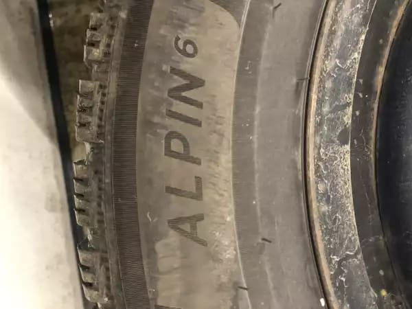 Jantes acier + Pneus hiver 16 215/60 R16 99T - Photo 3