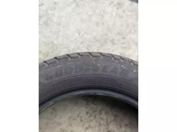 Pneus hiver 16 205/55 R16 94V - Photo 2