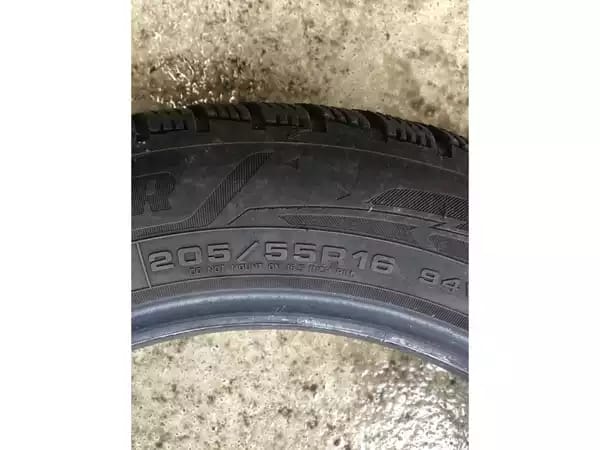 Pneus hiver 16 205/55 R16 94V - Photo 2