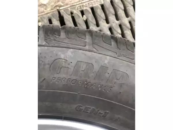 Jantes alu + Pneus hiver 16 215/60 R16 99H - Photo 3