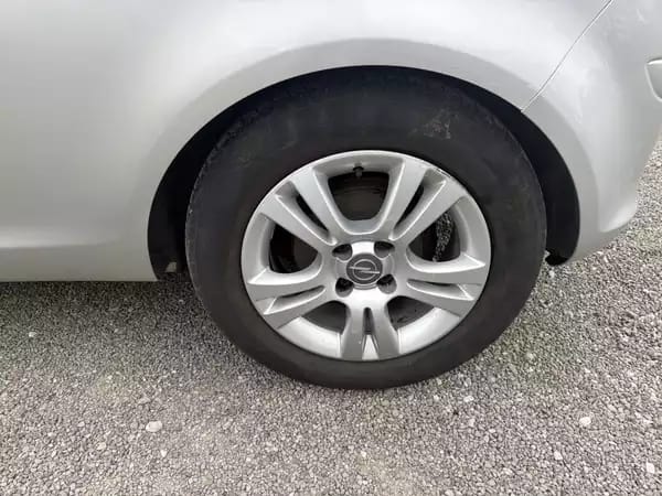 Opel Corsa 1.3 CDTI 95CV - Photo 2