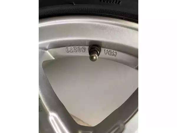 Jantes alu + Pneus hiver 16 205/55 R16 91H - Photo 2