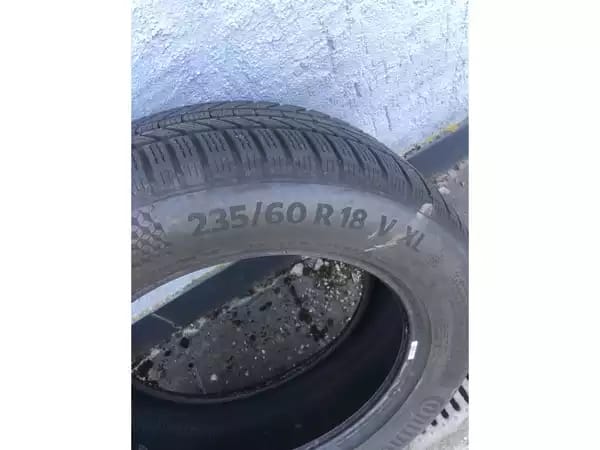 Pneus hiver 18 235/60 R18 107V - Photo 2